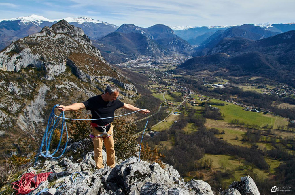 falaise-hiver-ariege-©Ivan-Olivier-Photographie